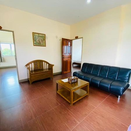 Hotel Baan Suan Khun Yaiy Ban Wang Takhrai Esterno foto