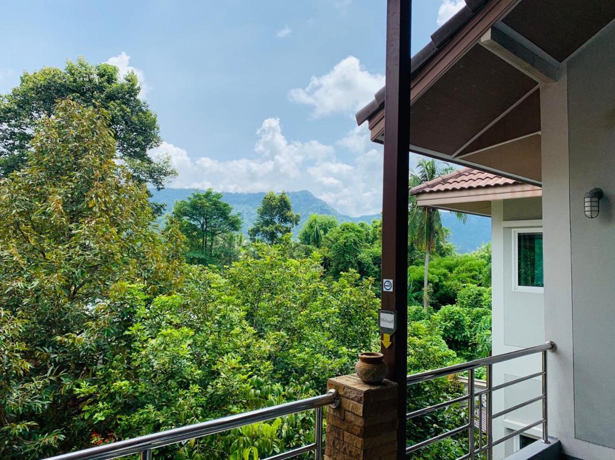 Hotel Baan Suan Khun Yaiy Ban Wang Takhrai Esterno foto