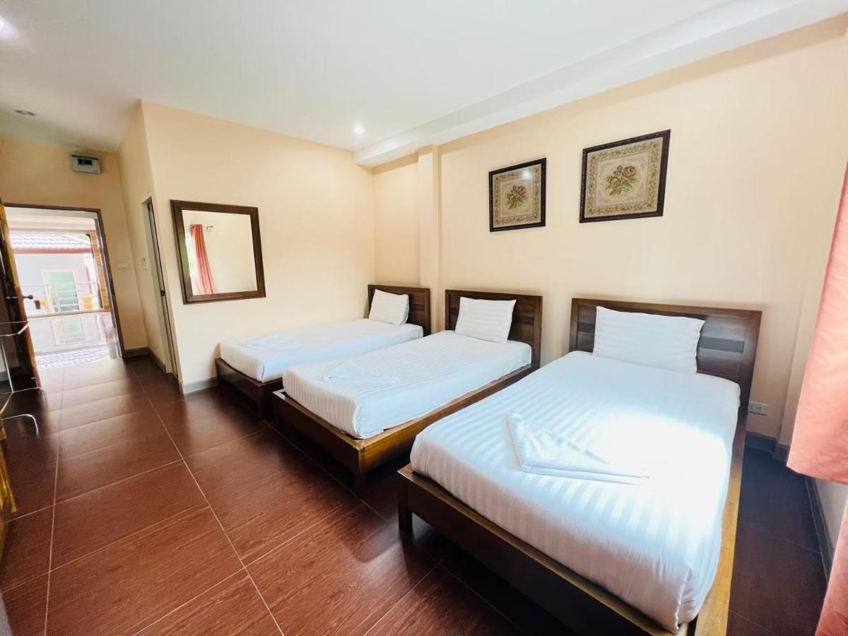 Hotel Baan Suan Khun Yaiy Ban Wang Takhrai Esterno foto