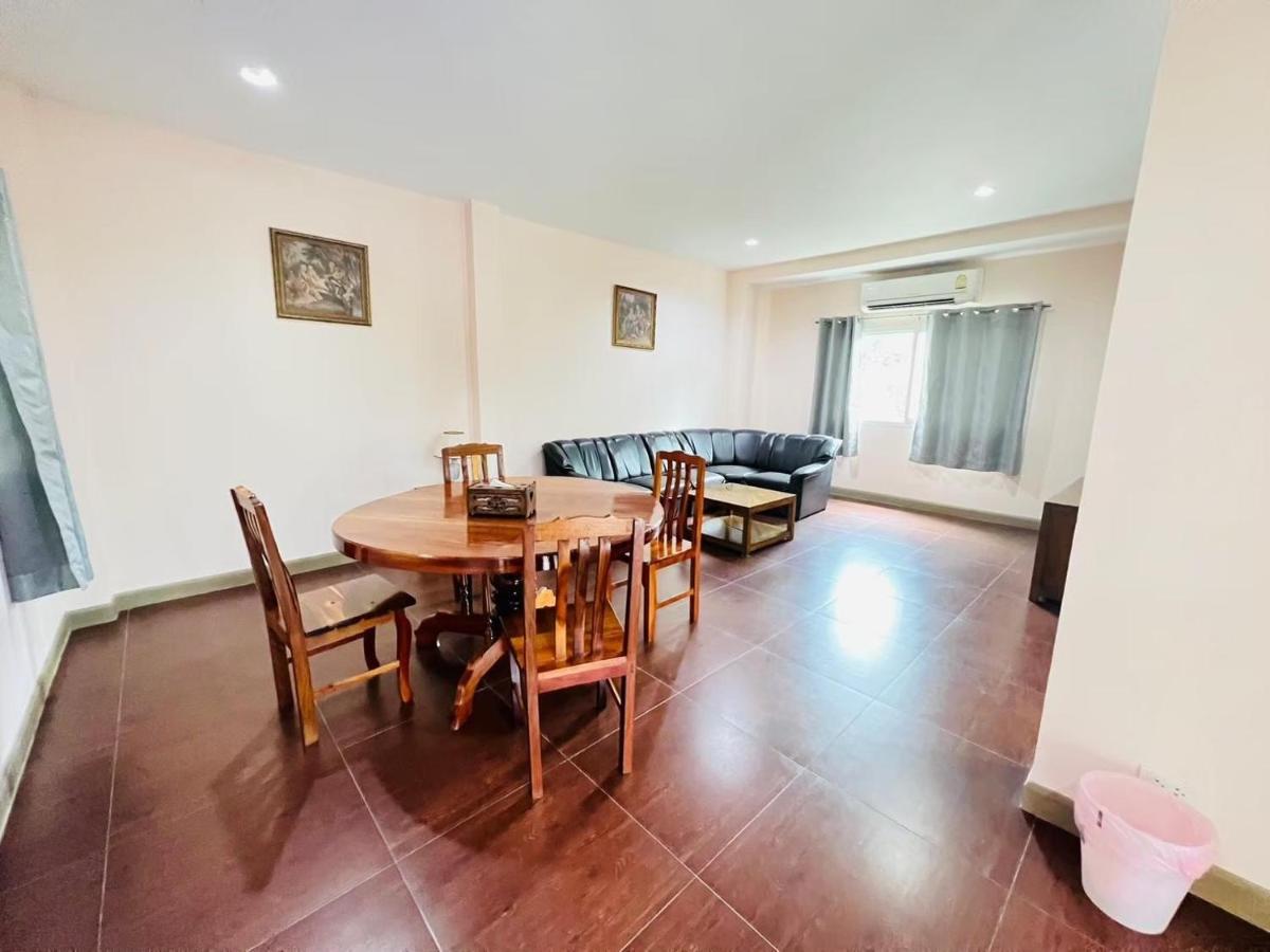 Hotel Baan Suan Khun Yaiy Ban Wang Takhrai Esterno foto