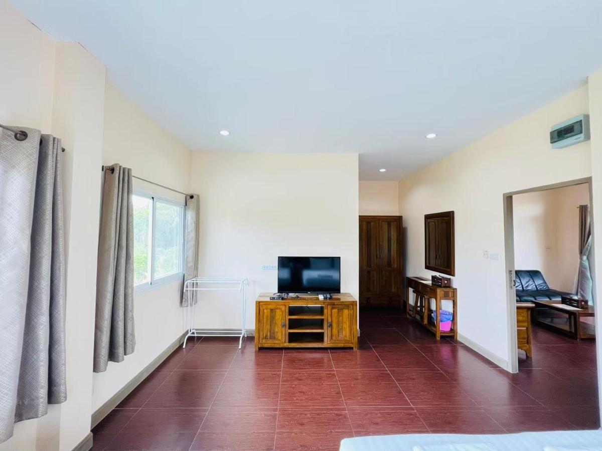 Hotel Baan Suan Khun Yaiy Ban Wang Takhrai Esterno foto