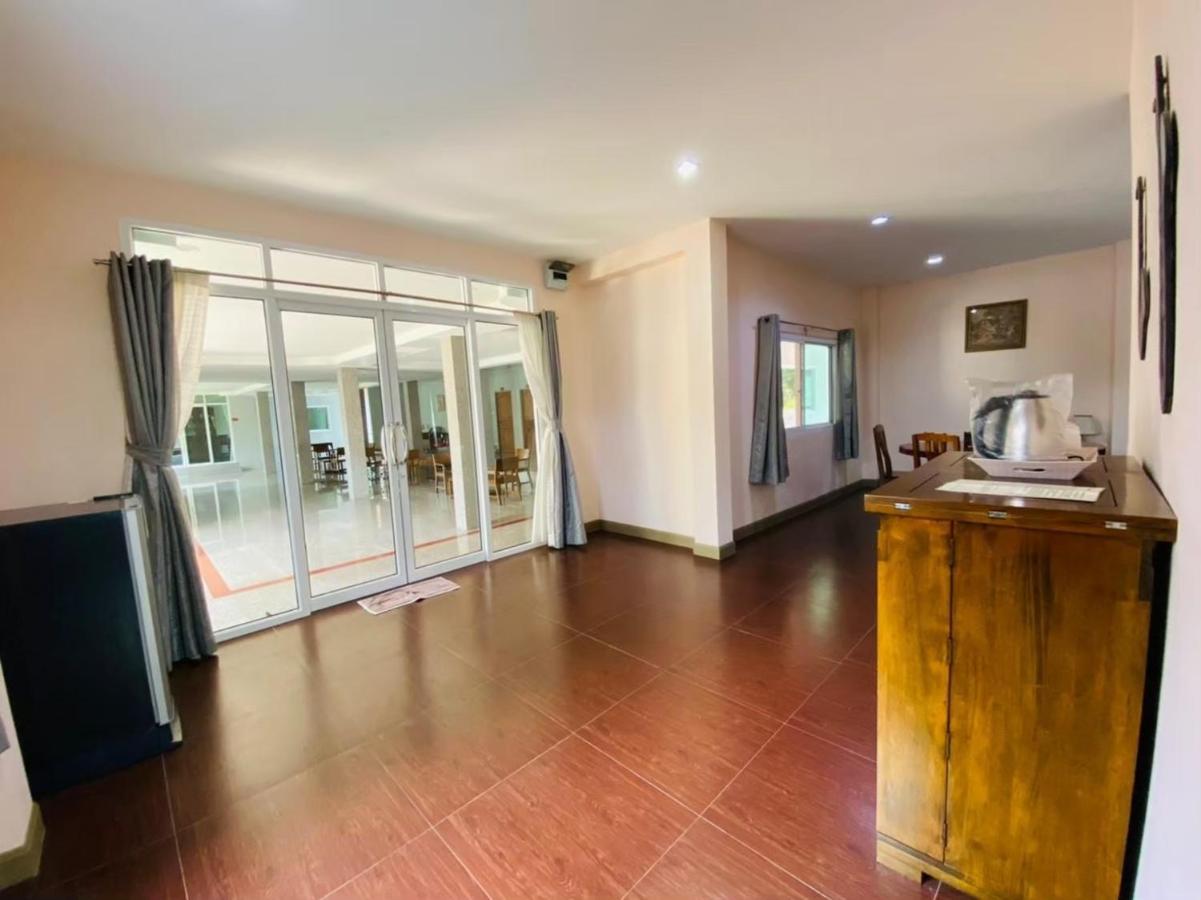 Hotel Baan Suan Khun Yaiy Ban Wang Takhrai Esterno foto