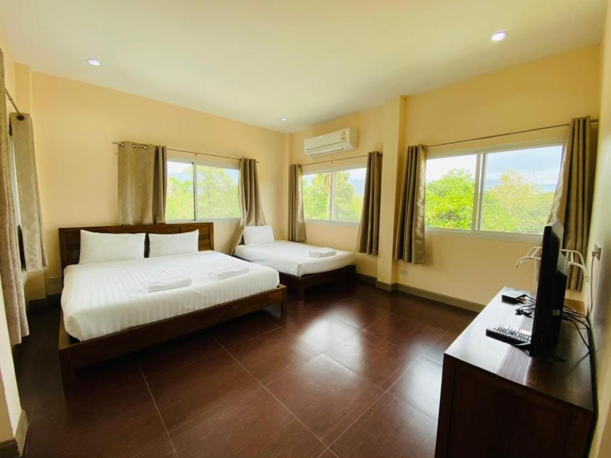 Hotel Baan Suan Khun Yaiy Ban Wang Takhrai Esterno foto