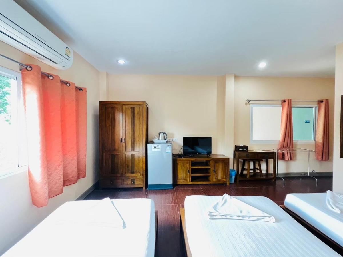 Hotel Baan Suan Khun Yaiy Ban Wang Takhrai Esterno foto