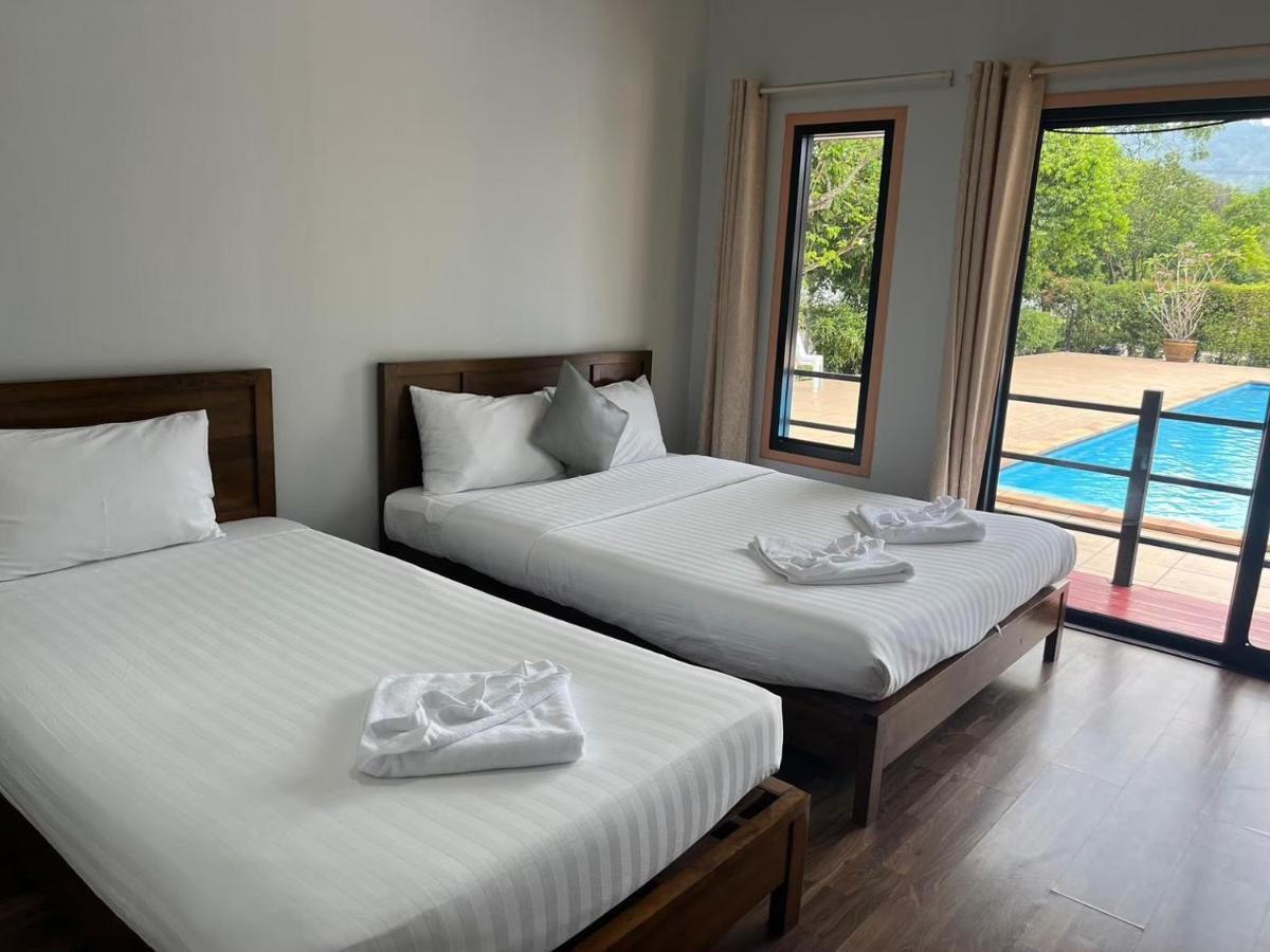 Hotel Baan Suan Khun Yaiy Ban Wang Takhrai Esterno foto