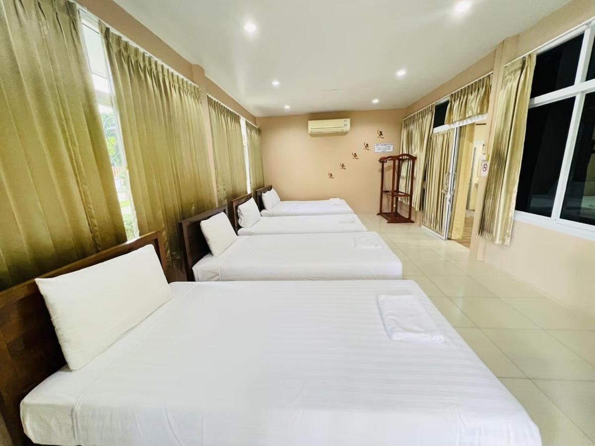 Hotel Baan Suan Khun Yaiy Ban Wang Takhrai Esterno foto