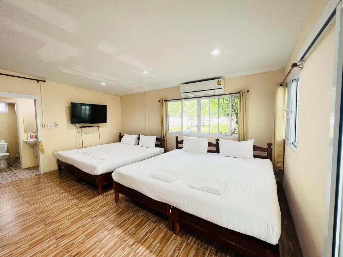 Hotel Baan Suan Khun Yaiy Ban Wang Takhrai Esterno foto