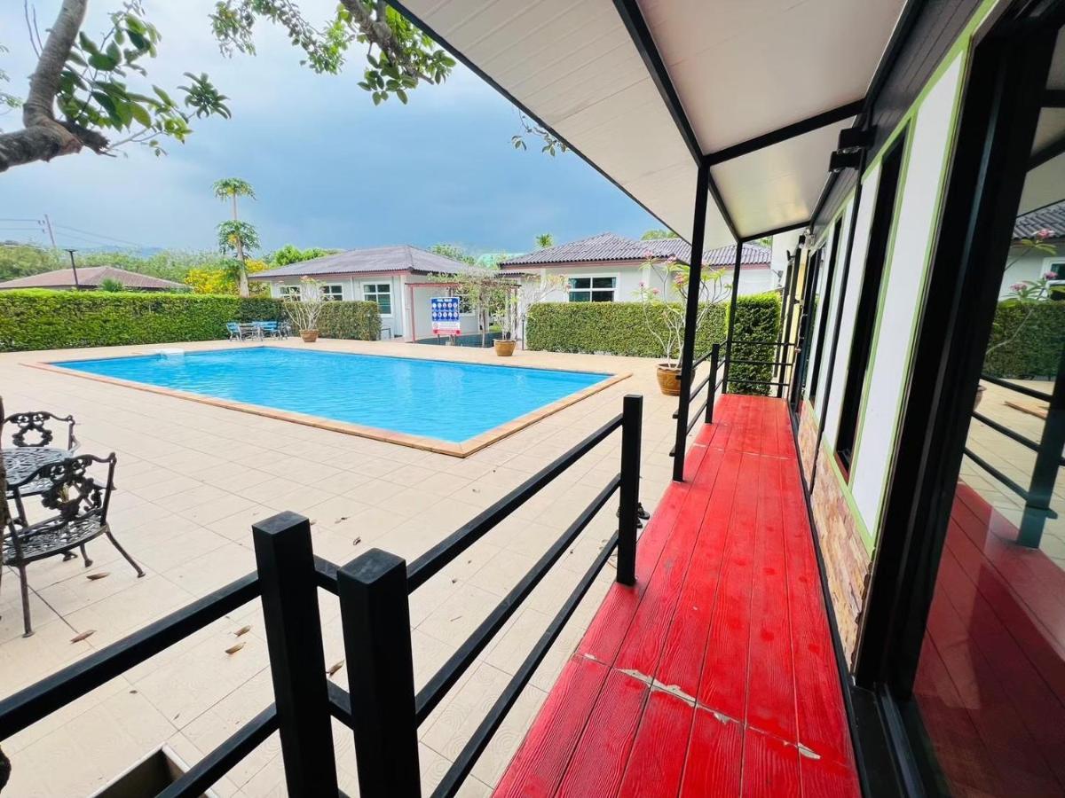 Hotel Baan Suan Khun Yaiy Ban Wang Takhrai Esterno foto